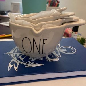 Rae Dunn Measuring Cups w/ Handles